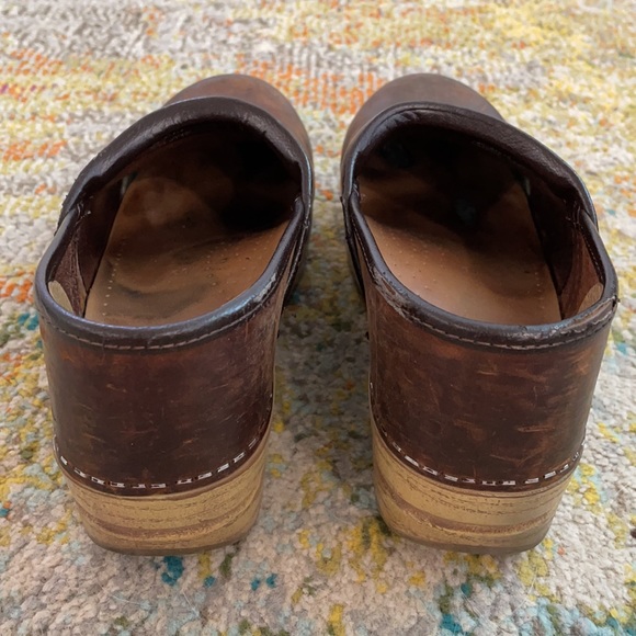 Dansko Professional Clogs. Sz 39 - Picture 3 of 9